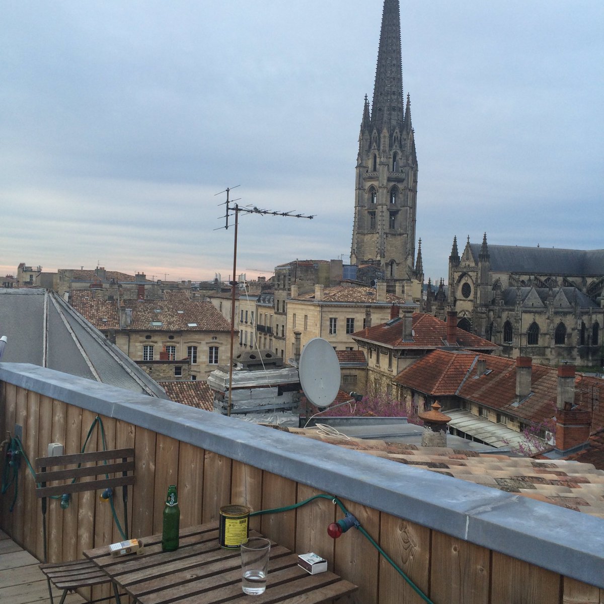 AudeConstant's tweet photo. Un verre en terrasse? #Bordeaux #springisthere https://t.co/tH6F75UXXf