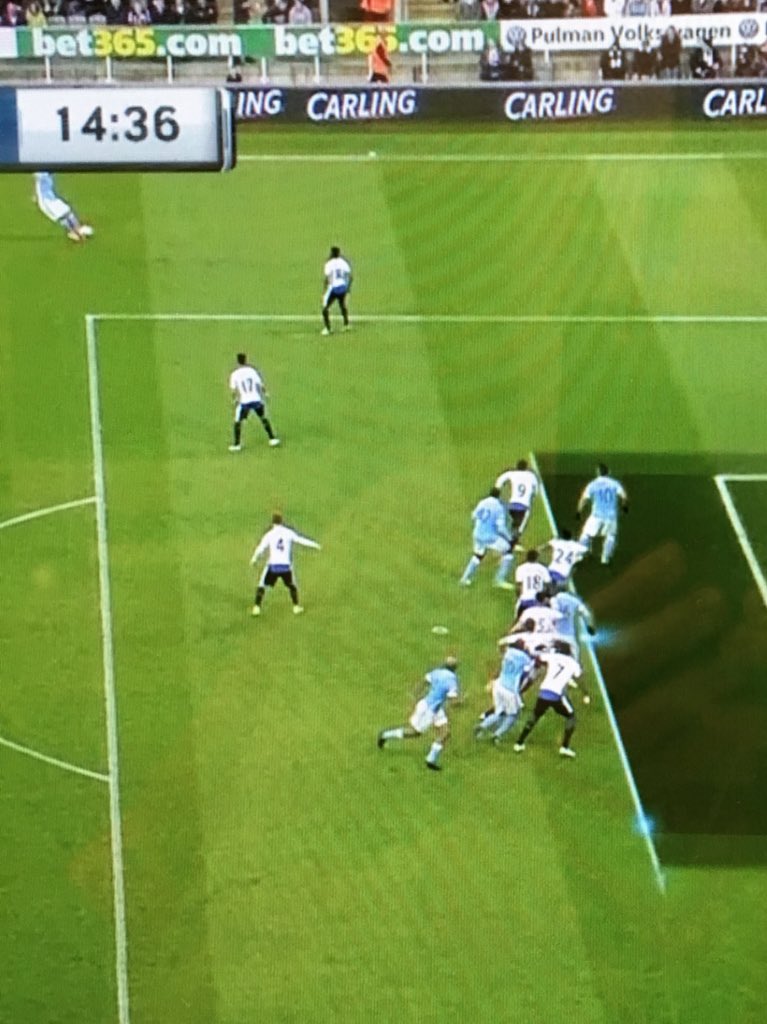 Absolute shocker. Cleared up within 30 seconds with a video ref! <a href="/nufcfans/">NUFCFans</a> <a href="/NUFC/">Newcastle United</a> <a href="/BBCSport/">BBC Sport</a>