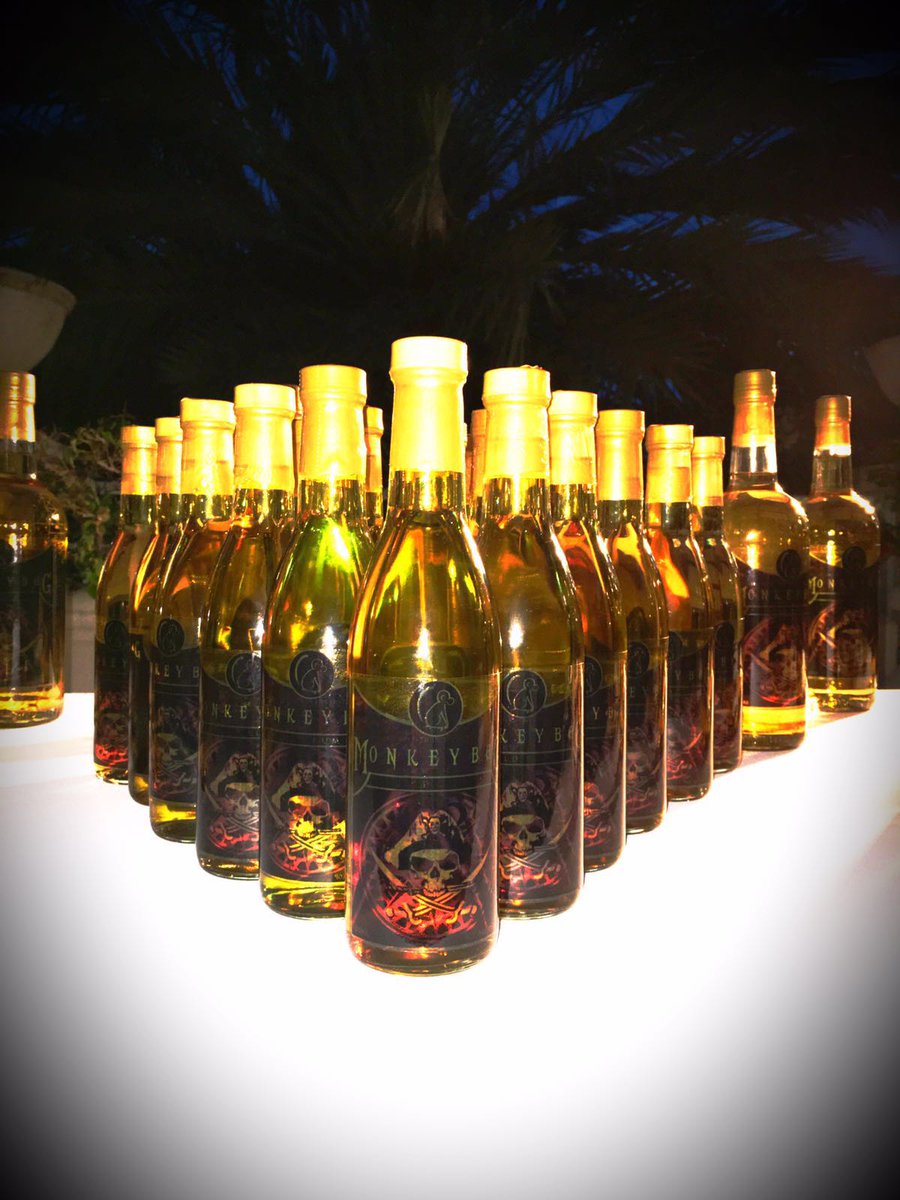 Monkey_Bag_Rum's tweet image. It was a great night at the #Palmstci. #Monkeybag was the feature! Go get your bottle now! #TurksAndCaicos #local