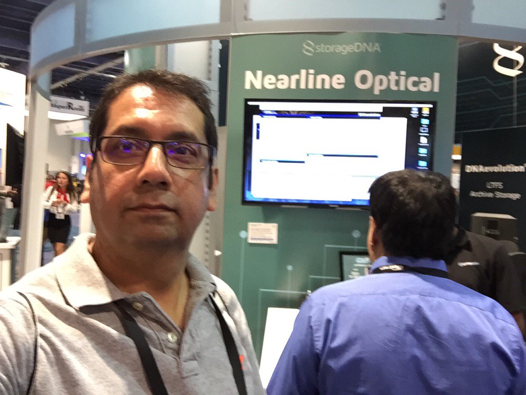 tvmanbc's tweet photo. Hanging at #NABSHOW@SDNA  Cool technology! https://t.co/TLIUP1F2SA