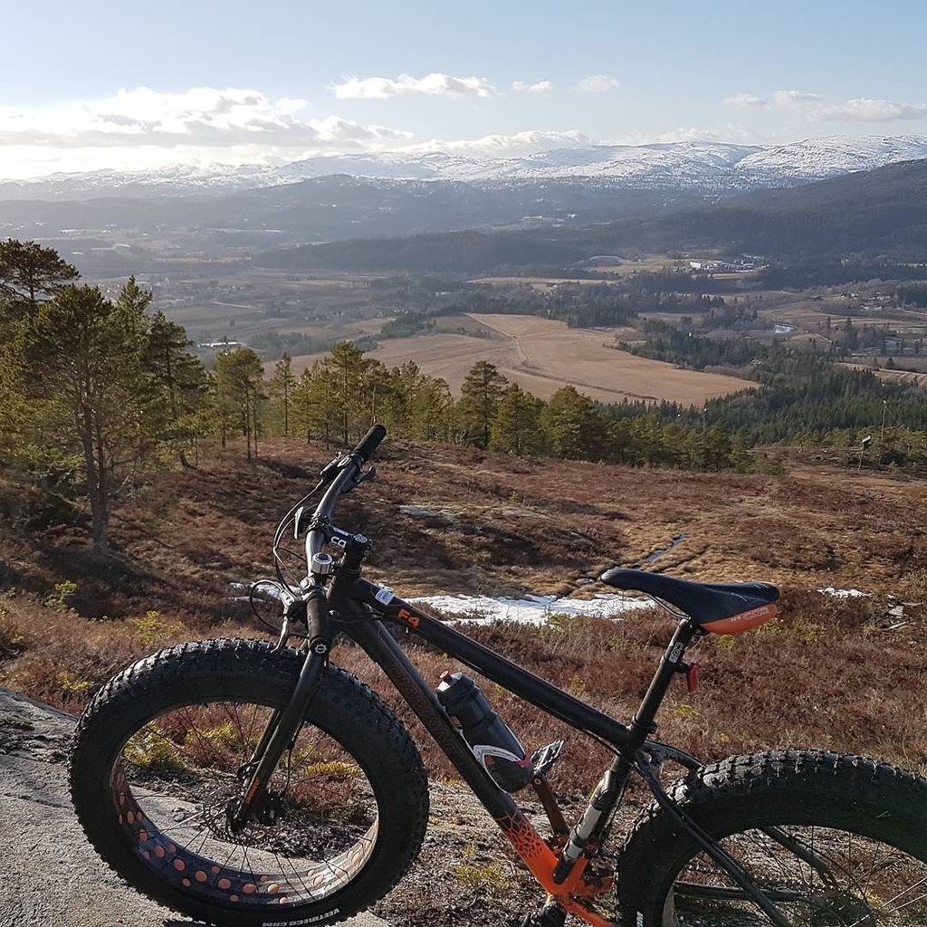 TuttoMTB's tweet photo. rm77rm / #upphill og #downhill på samma turn 💪👍 #blakkhaugen #fatbike #mammutf4 #gsport #feithjuling #friluftsåret2… https://t.co/GGiQ8nkNvP