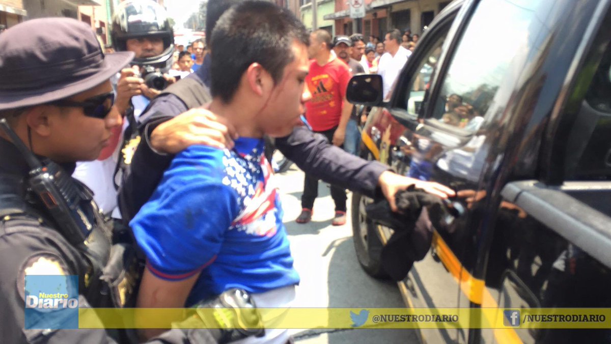 Dueño de cafetería repelió asalto en la 18 calle y 1a. avenida de la zona 1; dejó dos heridos.