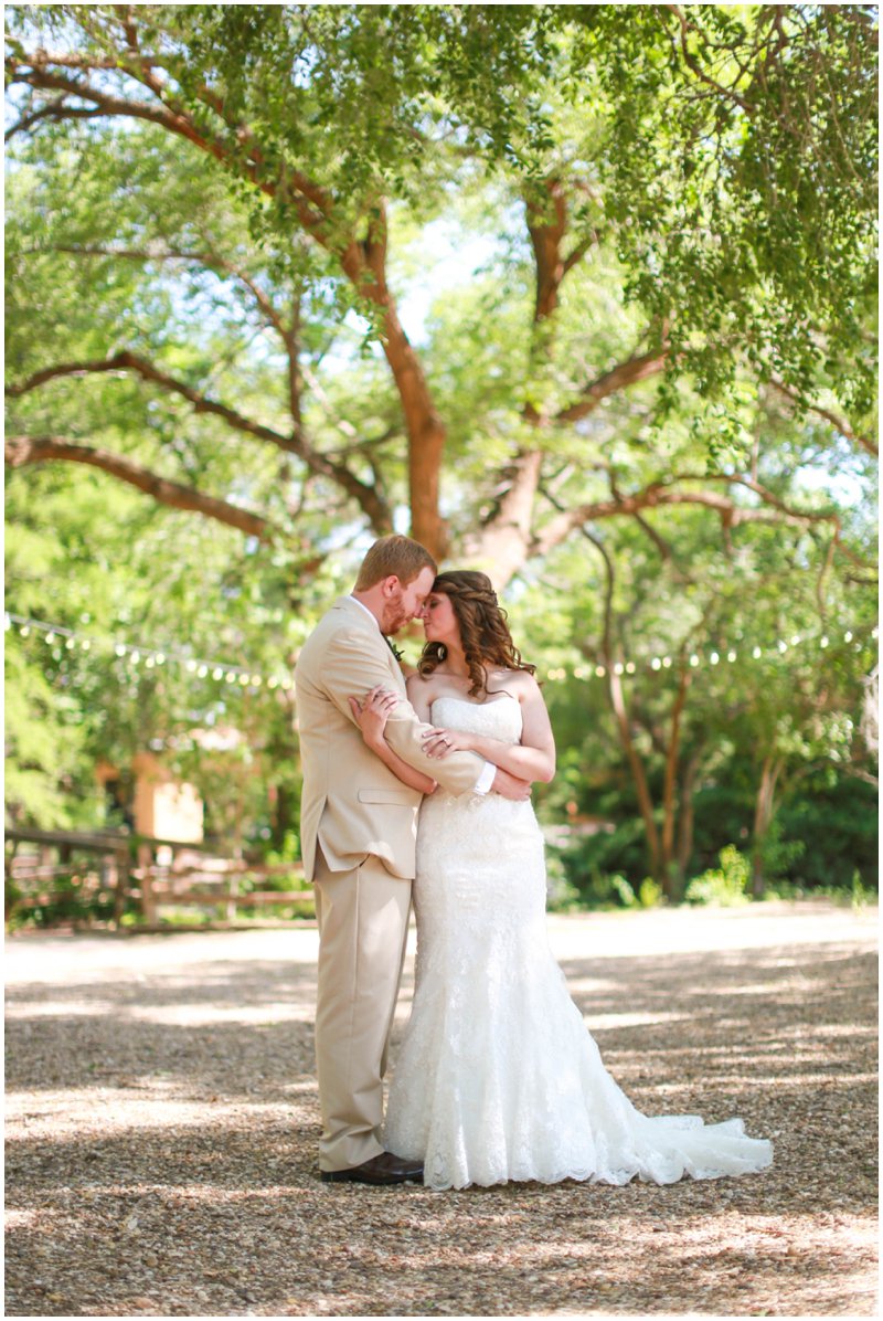 SpiritRanchTX's tweet photo. How is your wedding planning going? Check out these #TuesdayTips from Brides. https://t.co/9QVEnqc743 https://t.co/YGYwYhP2OT