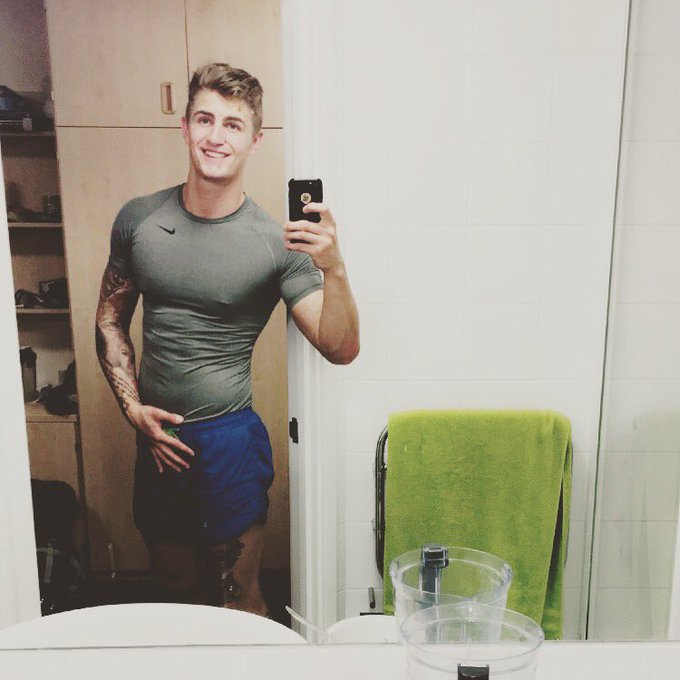 Watch Tattooed knitter's leaked NSFW photo on TwXstars