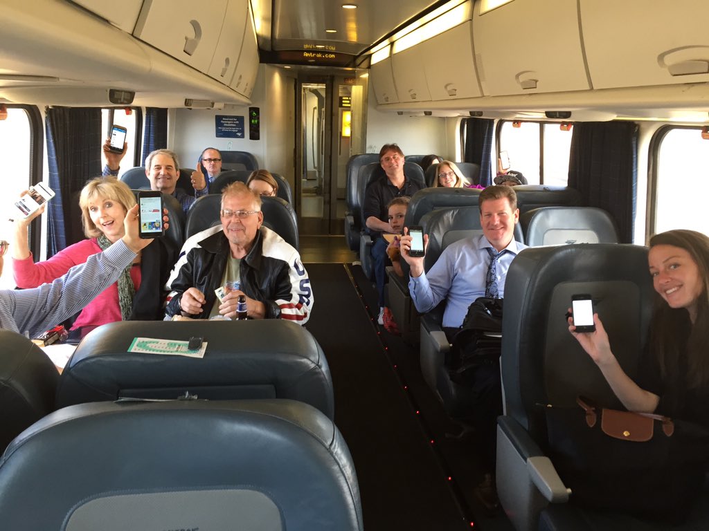 Re_DesignStudio's tweet image. On train 2165 and everyone has voted. Only 40 more min! Vote for loopit now at on.today.com/26cLLde