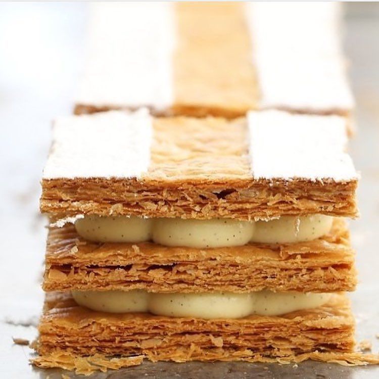 theparistours's tweet photo. Jacques Genin crafts a beautiful vanilla Mille Feuilles.
Photo: @parischezsharon
#thepar… https://t.co/YoB3LnH5Yd https://t.co/dSL22gvD41