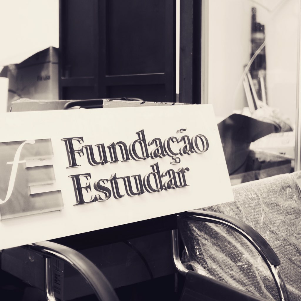 Plugco_'s tweet image. #plugados: @FundacaoEstudar Eles são os Transformadores \o/ da #PlugBKLN bit.ly/conheca_fundac…