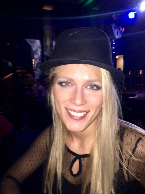 Party of my friend tonight!!✌️😜😚💫 https://t.co/XZP9SG34iS<a href="/tag/victoriasecret"class="tags"><span>#victoriasecret</span></a>