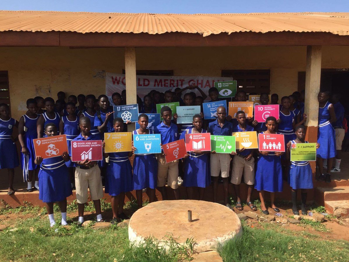 MERITMarlou's tweet photo. Isn't this the coolest picture ever? So proud to know these guys!! #lovemyjob @WorldMeritOrg @WorldMeritGH #Merit360 https://t.co/cNi5UjArJM