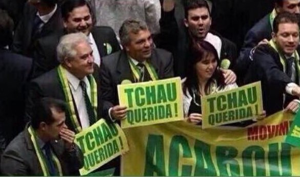 buggjakr's tweet image. quando ja bateu o sinal e a professora continua dando aula