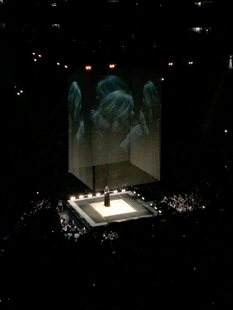 _mrgxday's tweet image. 1 mois ... Et pourtant la sensation d'avoir vécu ça il y a des millions d'années. #AdeleAtTheO2 #March19th2016