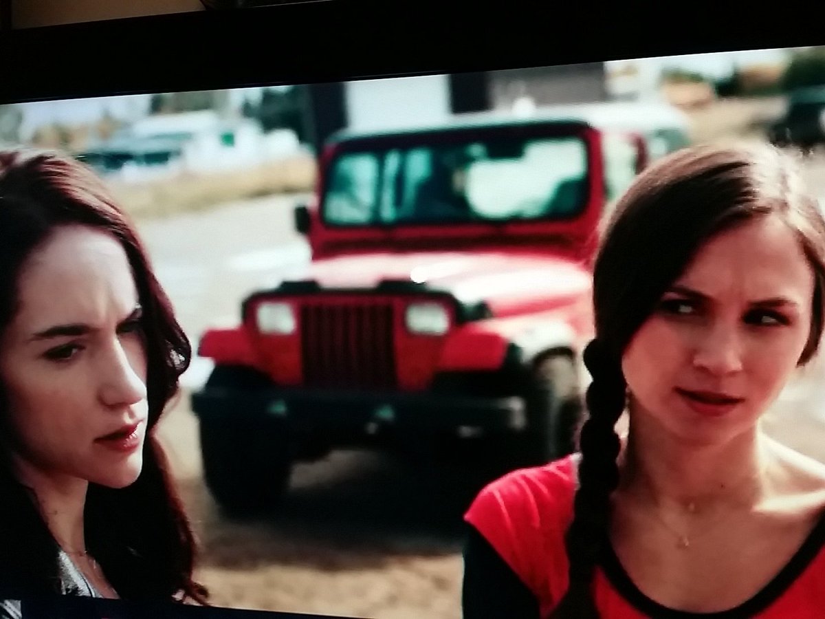 theRANTpackSD's tweet photo. Got the day off so it's time to #miniBINGE #WynonnaEarp #SyFy @emtothea @MelanieScrofano @DominiqueP_C #theBALDguy https://t.co/A96TCRw5lG