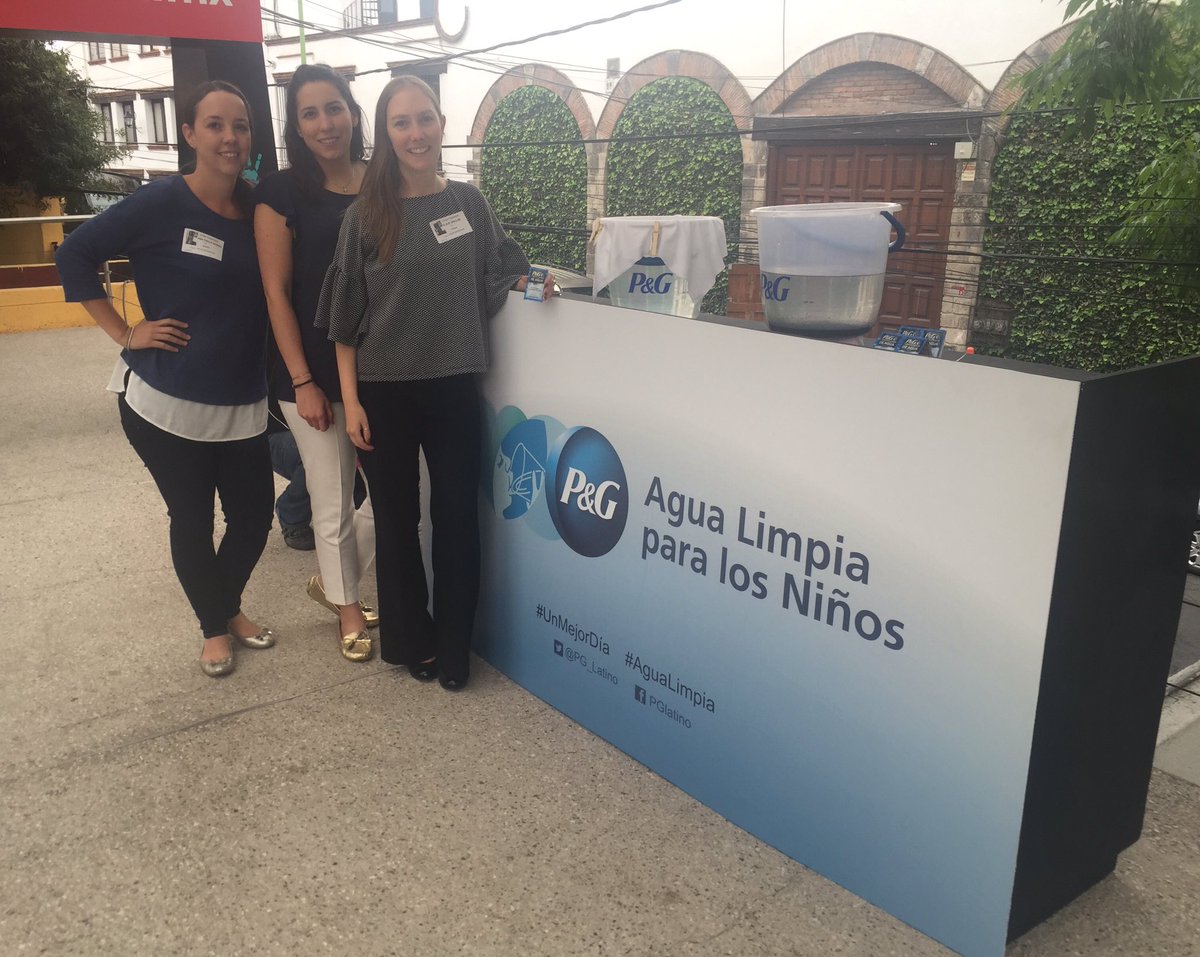 Visitando <a href="/ExpansionMx/">Expansión</a> con <a href="/Fleur_Grillon/">Fleur_Grillon</a> <a href="/PaulaFdz/">Paula Fdz</a> #UnMejorDia #AguaLimpia #pgemp <a href="/PG_Latino/">P&G</a>