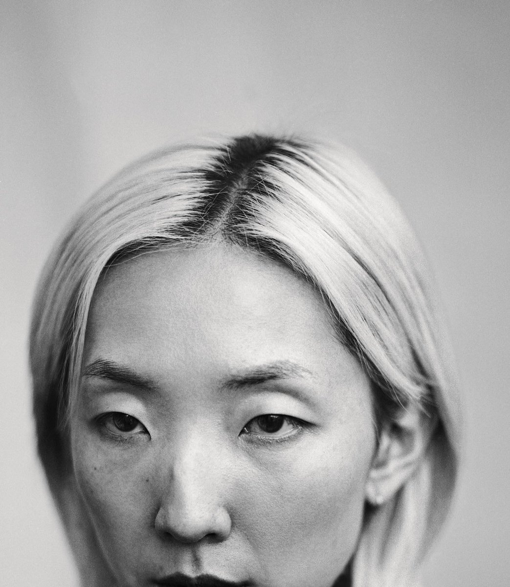 i_D's tweet photo. 9 editors saving the future of print magazines: https://t.co/WzJBpC43fH https://t.co/8HYgvnAIpq