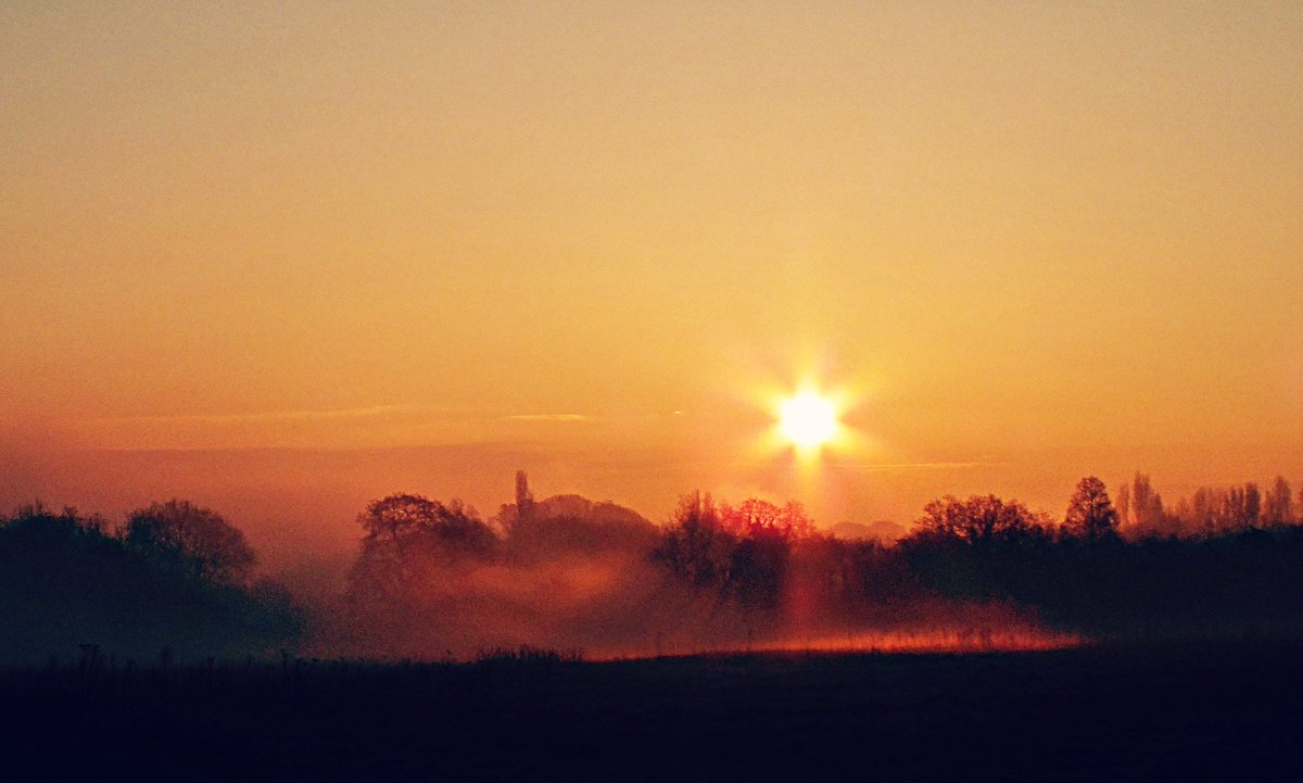 miss_miffs's tweet image. Morning has broken...@scenesfromMK @MiltonKeynes_MK #sunrise #lovemk