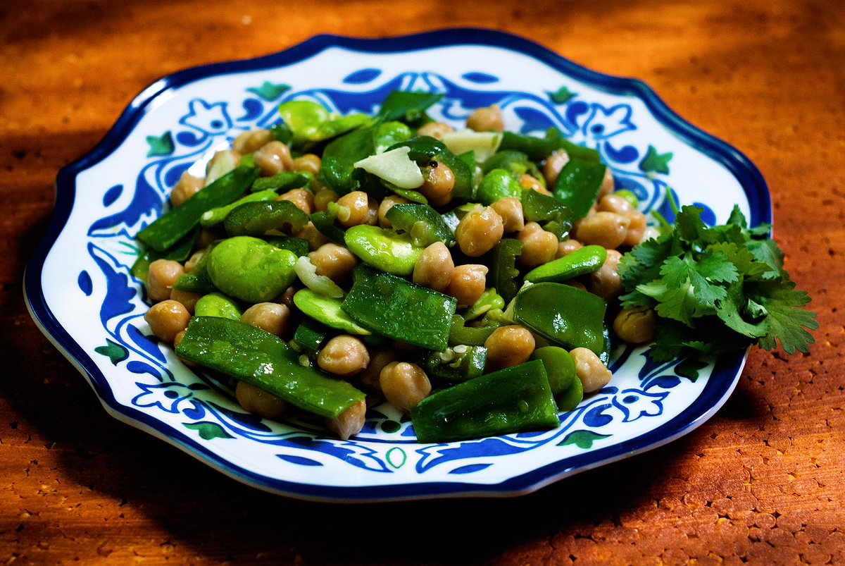 MexicanMeatless's tweet image. Fresh faba beans are out of this world delicious! abt.cm/1ZHzqJF  #vegetarian #springveggies