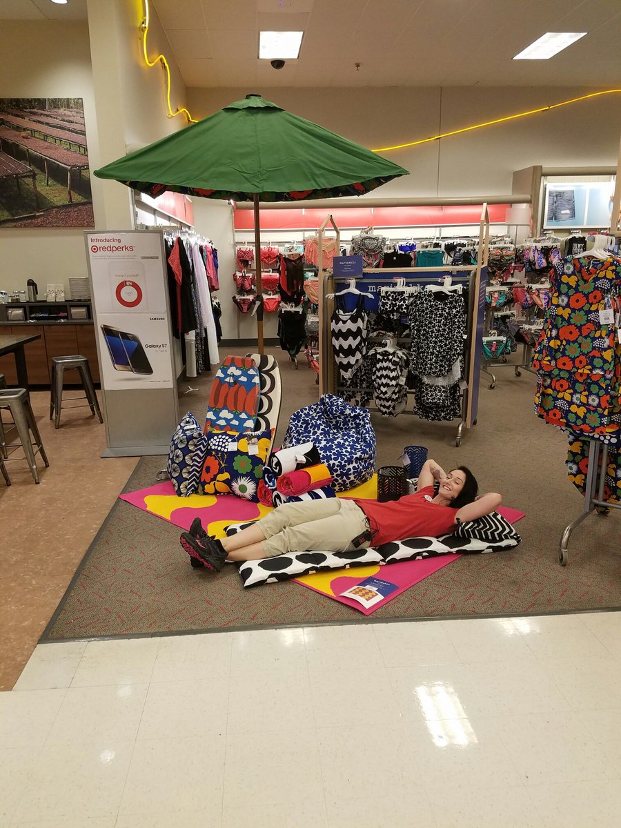 RomainPirate's tweet photo. Maggie's #MarimekkoForTarget visual merchandising at its best!! @LyaRandom @dianecappo @SextonRob #T1226 https://t.co/euaxI9ZX84