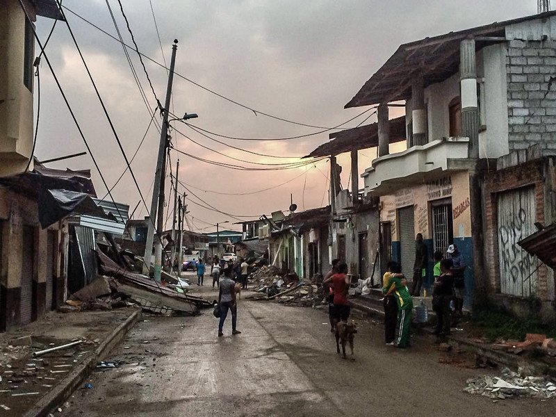 Sube a 500 el número de víctimas #TerremotoEcuador ¡Tu donativo esta salvando vidas! bit.ly/23T8GYY