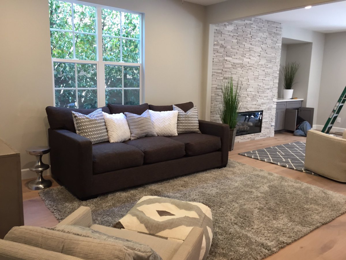DesignByMMD's tweet photo. Staging in #Newport today at my #Bargemon design project! https://t.co/SSysdHOCZQ