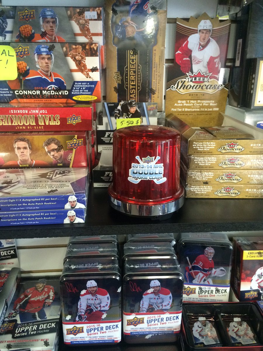 hobbybox604's tweet image. Hey @UpperDeckHockey @UpperDeckSports Guess we had so many #bigpulls that our #upperdeck #nhl goal light broke 😳😖