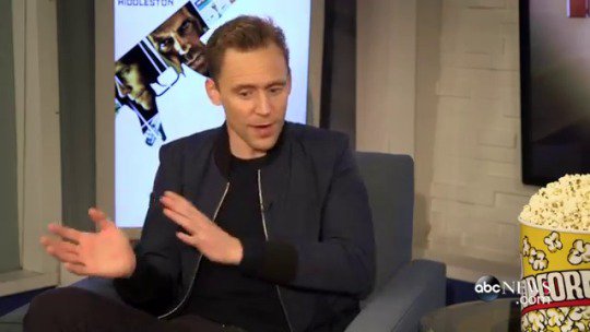 SMarie4THiddy's tweet photo. #TomHiddleston #PopcornwithPeterTravers https://t.co/btok2takMj