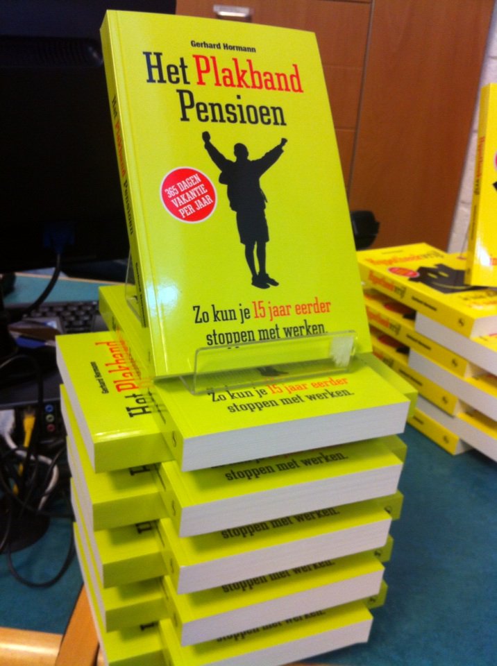 Net terug van lezing in Oldenzaal. Inspirerende avond met veel publiek. Kramp in mijn hand van het signeren :-)