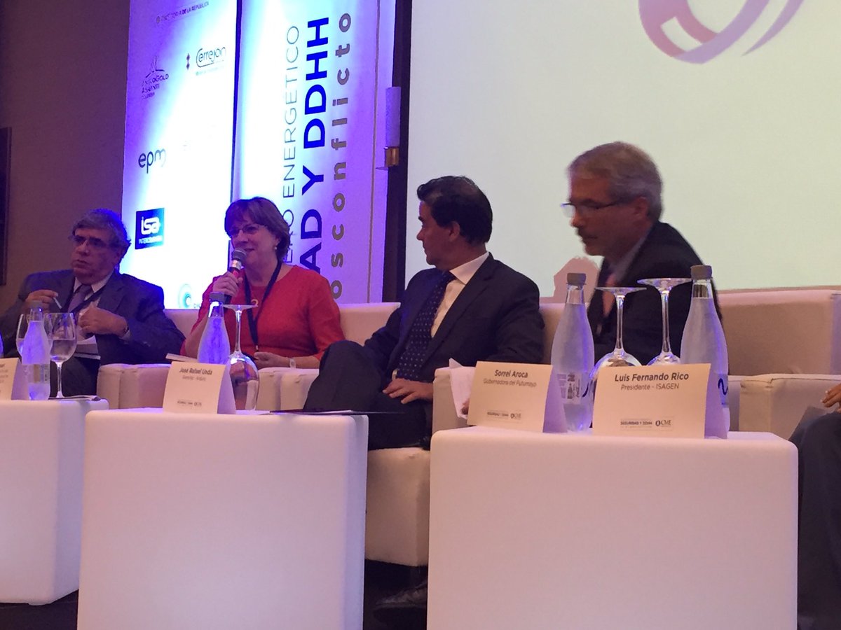 viensante's tweet photo. Panel: Oportunidades para el sector minero energético en el postconflicto en el #EventoCME #CanadáRespaldaPaz https://t.co/btrk8kyfDD