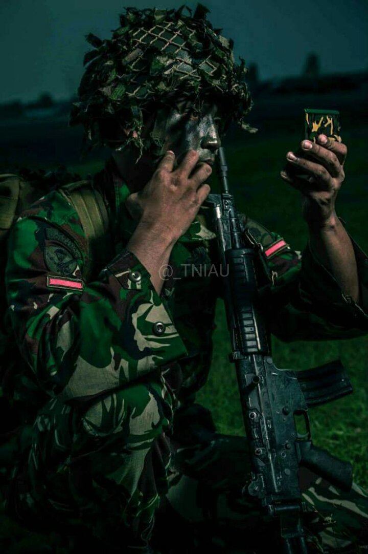 _TNIAU's tweet photo. Assalamualaikum, Selamat Pagi Airmen. Apa kabar? Sudah perawatan wajah di salon? Begini cara kami pakai masker wajah https://t.co/dhu8D9z5jE