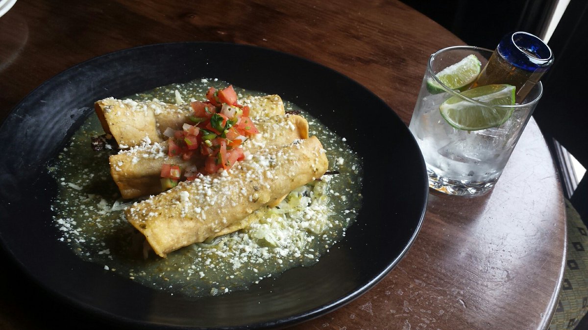 PalacioLG's tweet photo. 3 Short Rib Flautas with Salsa Verde &amp; Cotija Cheese for $8 &amp; an Hornitos shot for $5 #tacoandtequilatuesday https://t.co/WOSHboM7aS