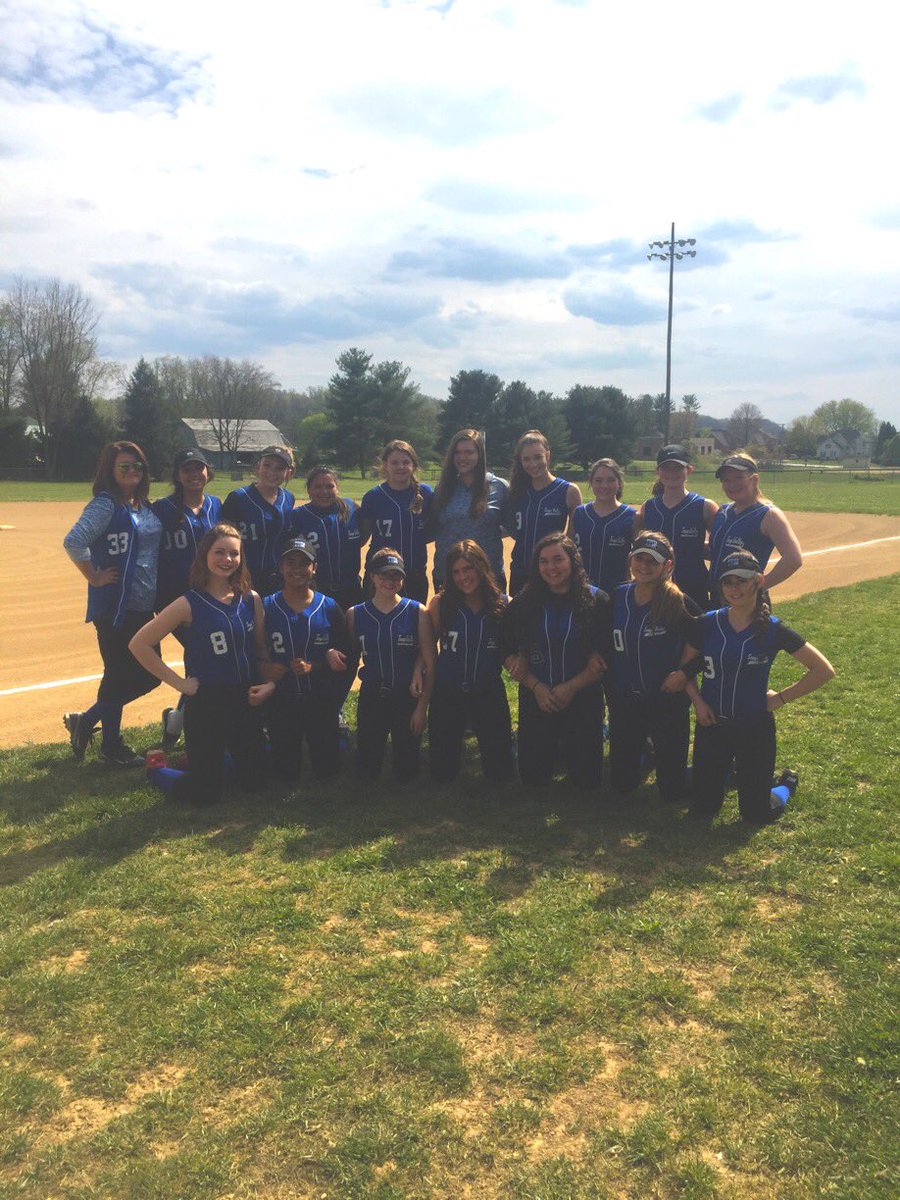 TvcSoftball's tweet photo. Your TVCS Softball team ⚪️💙⚾️👌🏼 https://t.co/TNRF1I2EVB