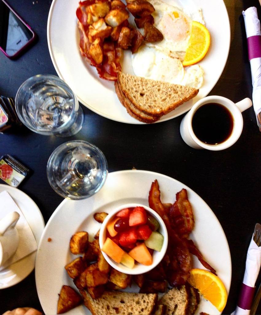 OttawaFoodGuys's tweet photo. It's all about the simple things @oakham_cafe #breakfast #food #toronto #foodporn https://t.co/OmGeftjFKc https://t.co/Sj0jRIShBT