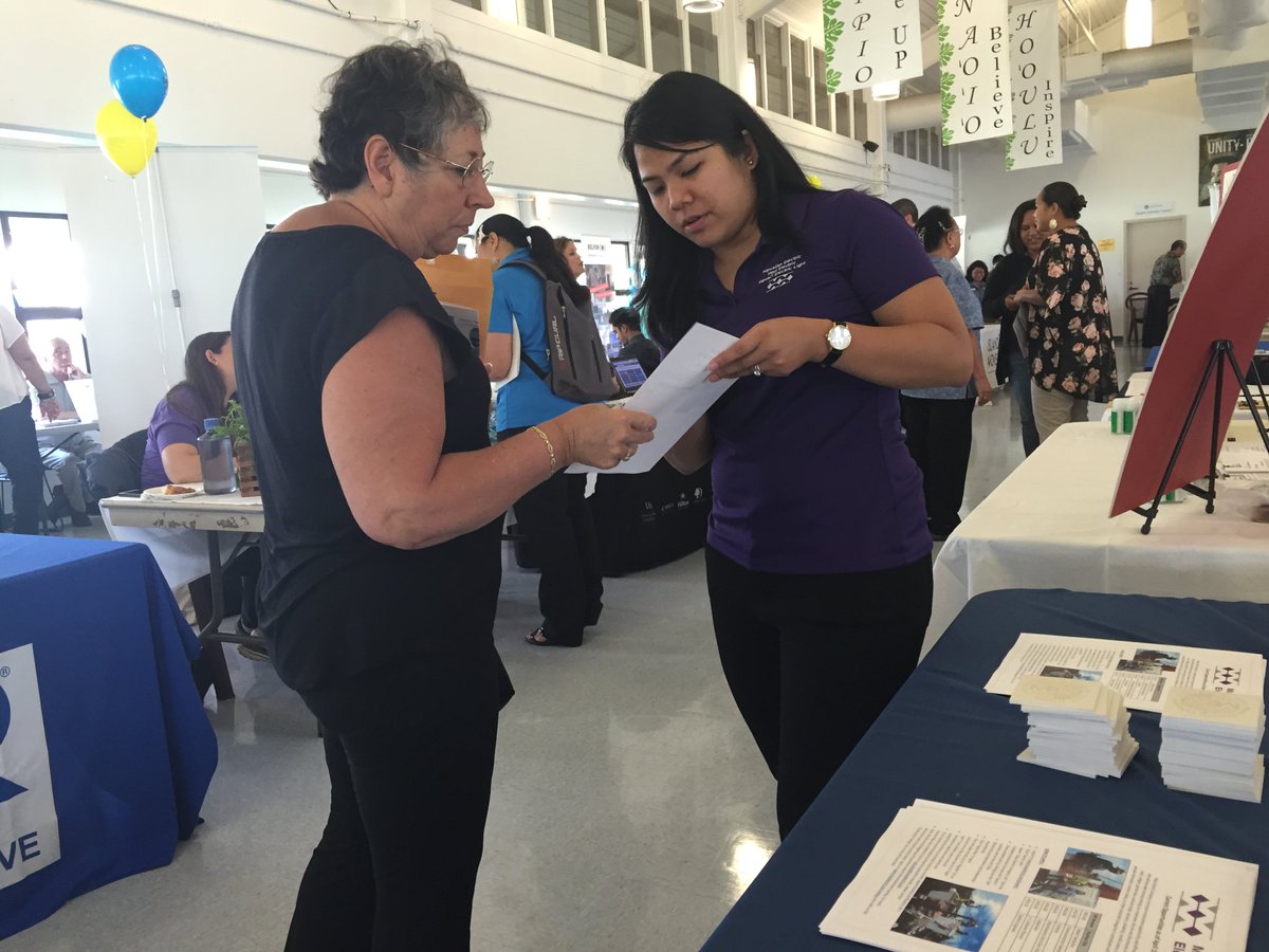 MauiElectric's tweet image. Interested in a career w/ our company? We're here to answer your #career questions until 2p! @UHMaui #SpringJobFair