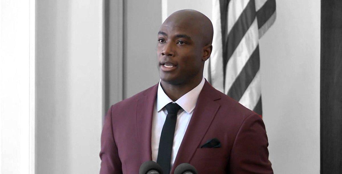 abc3340's tweet photo. Pride of @TroyTrojansFB &amp; Super Bowl champion @DeMarcusWare
honored in Montgomery #DWareDay https://t.co/fE0CURTk09 https://t.co/c67jwHW0QQ