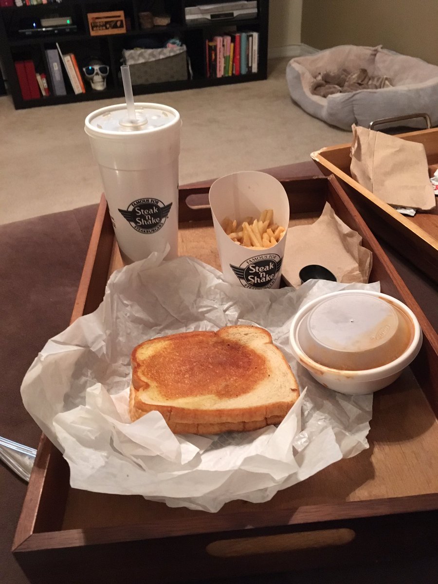 CarolineParisi's tweet photo. The saddest #friscomelt ever! @SteaknShake didn't even cut it! https://t.co/cc1iw2txH2