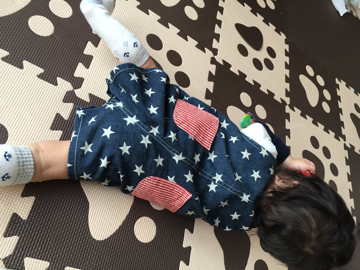 koro729's tweet photo. 今日は私お気に入りのオーバーオール✌️(。꒪ω꒪。✌️)
このオーバーオール用に白のロンT買おうか悩むなぁ…西松屋かな〜
#ダディオダディ
#JUNKSTORE
#西松屋
#生後8ヶ月
#Taichicode https://t.co/RggRxfdIGf