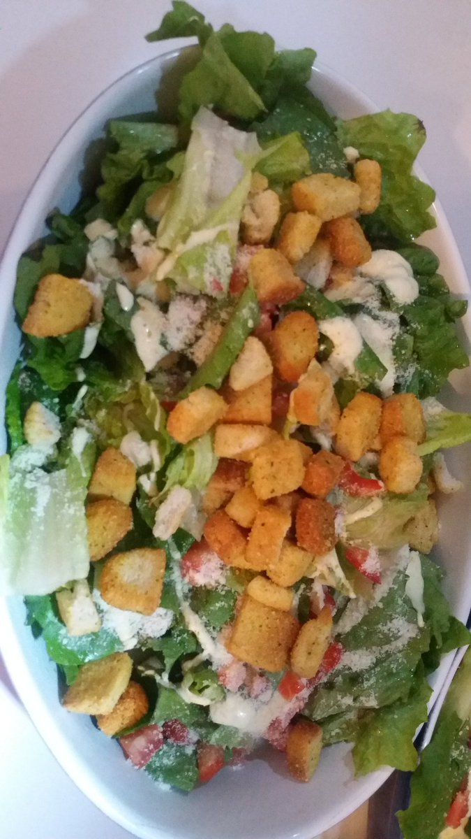 Cristian_MCJr's tweet photo. Hoy unas rocas ensalada César!!!😊😊😊 https://t.co/m6UwmSuBvj