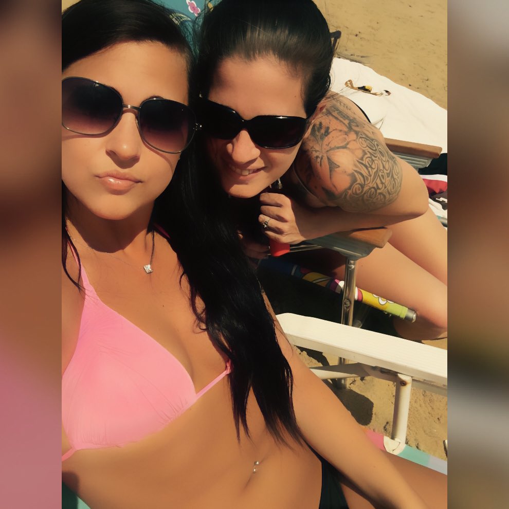 _cparker_'s tweet photo. Before Cari got sun poisoning lmao https://t.co/3i4f5Y199H