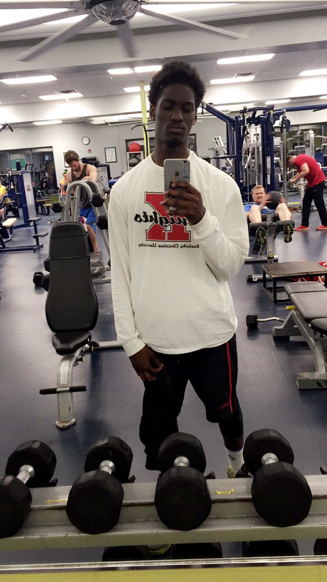 ThatBoyDew's tweet image. There's a reason I'm living in the gym #KnightFast⚔🛡