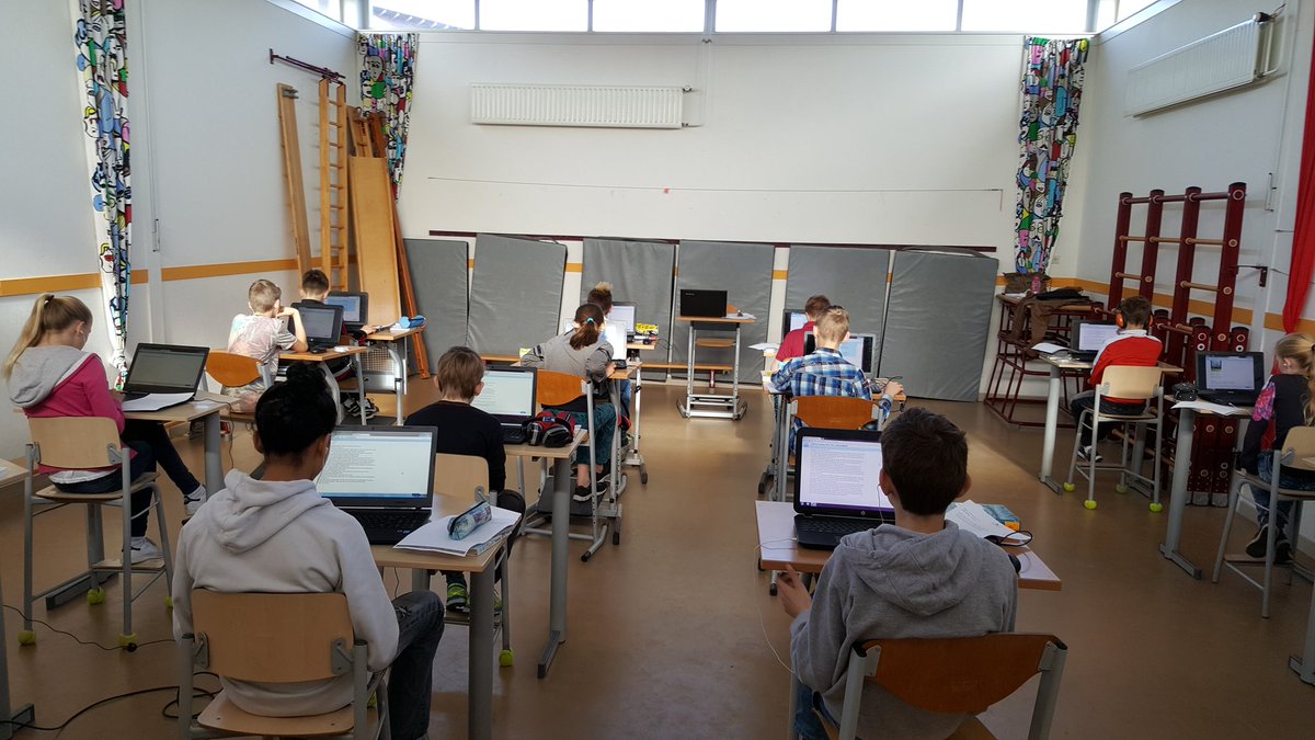 De leerlingen van groep 8 maken vandaag hun eindtoets, de ROUTE8. Succes allemaal!!