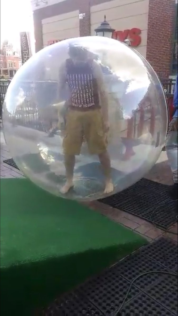 Drewton318's tweet photo. Still can't believe I FINALLY got to get inside a #humanhamsterball !! 😍 #waterwalkingball #plasticbubble #bubbleboy https://t.co/lQAAfMzbAP