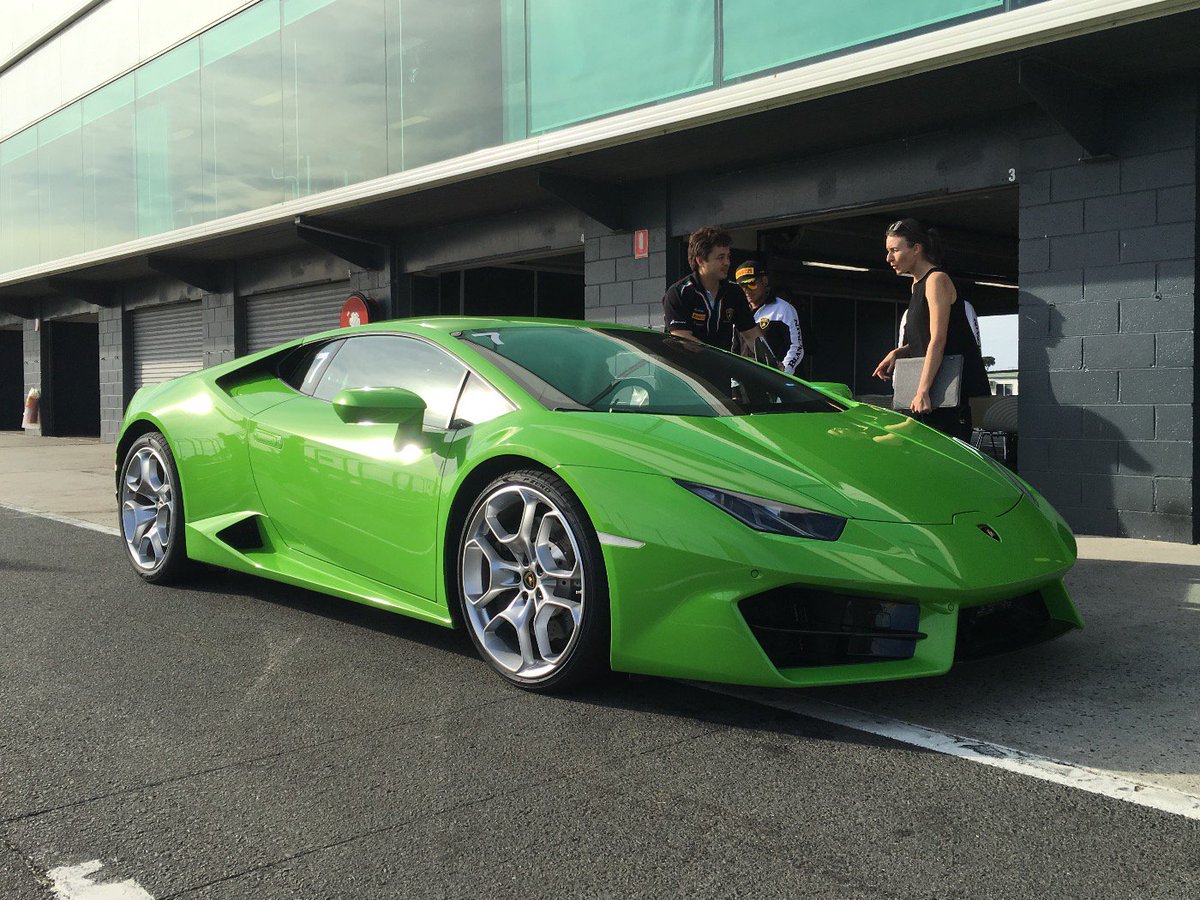 TMRTim's tweet image. Total awesomeness of #Lamborghini #Huracan LP 580-2, giving it the beans on #phillipisland... Review coming @TMRnews