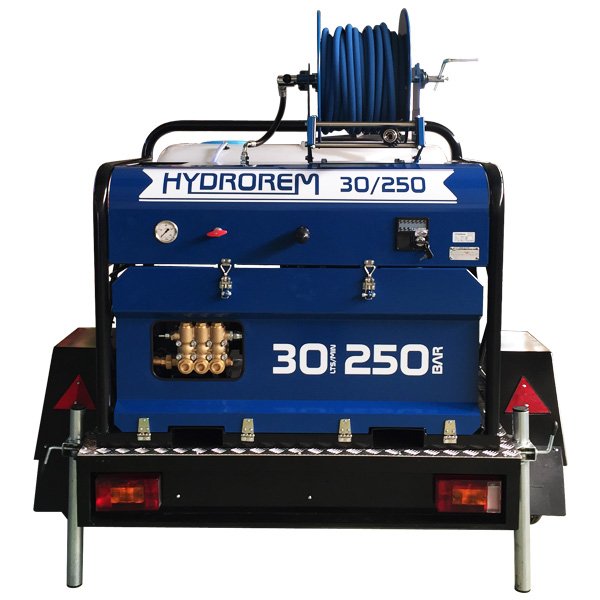 Multidronet's tweet photo. Nuevos equipos remolcados fabricados a medida. Agua fría y caliente, motores gasolina o diesel. https://t.co/MSk8ca9IHl