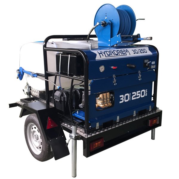 Multidronet's tweet photo. Nuevos equipos remolcados fabricados a medida. Agua fría y caliente, motores gasolina o diesel. https://t.co/MSk8ca9IHl