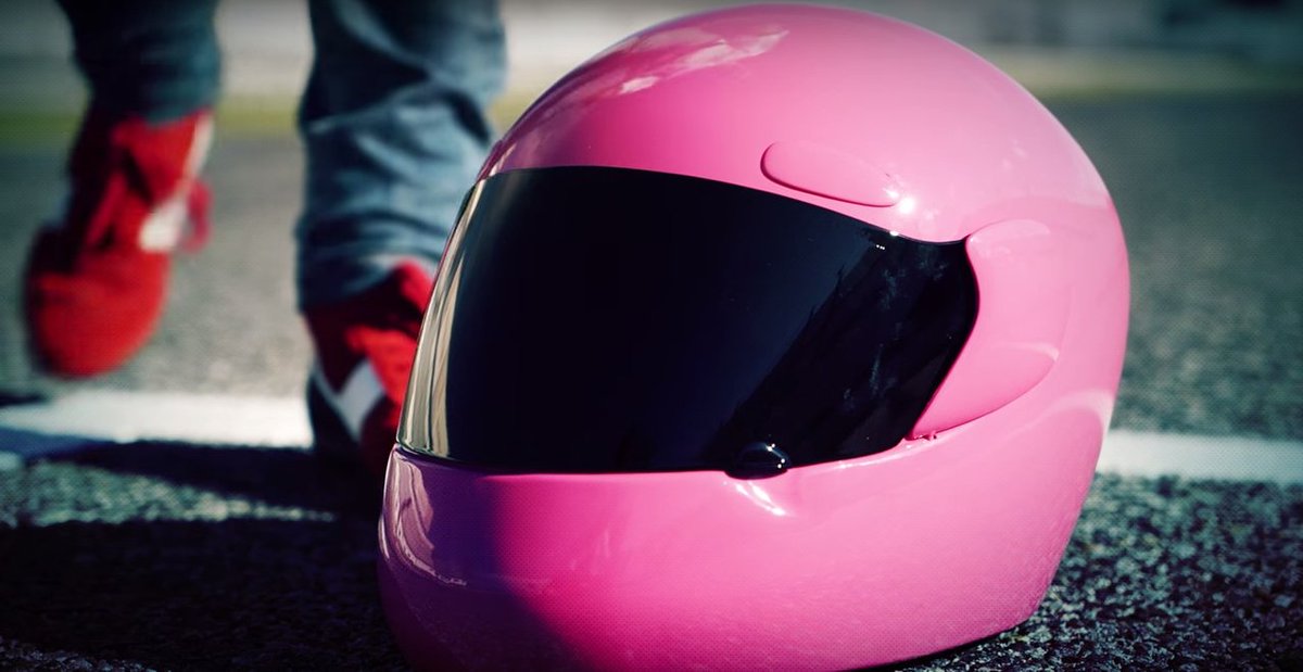 VÍDEO: Alguien ha recogido #elcascodeLaF1es. ¿Sabes quién es? Descúbrelo mañana a las 09:00 bit.ly/1Sa2urx