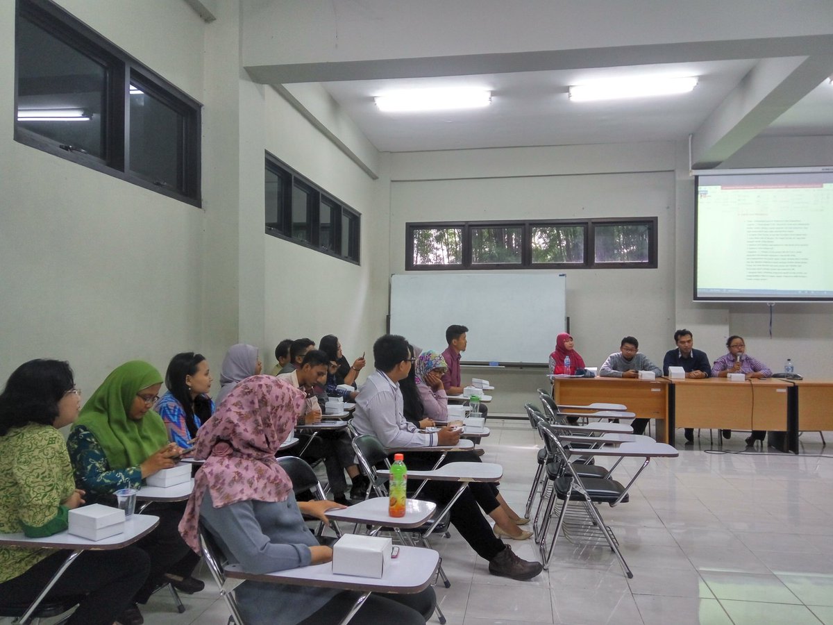 arya_713's tweet photo. Dialog mahasiswa FTIK USM antara dosen dan mahasiswa dari @himmatisi dan @himalikaUSM https://t.co/zoZHRKARvU