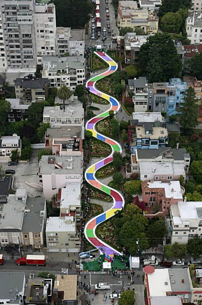 bizdistricts's tweet image. San Francisco plays Candy Land. What&apos;s not to love?