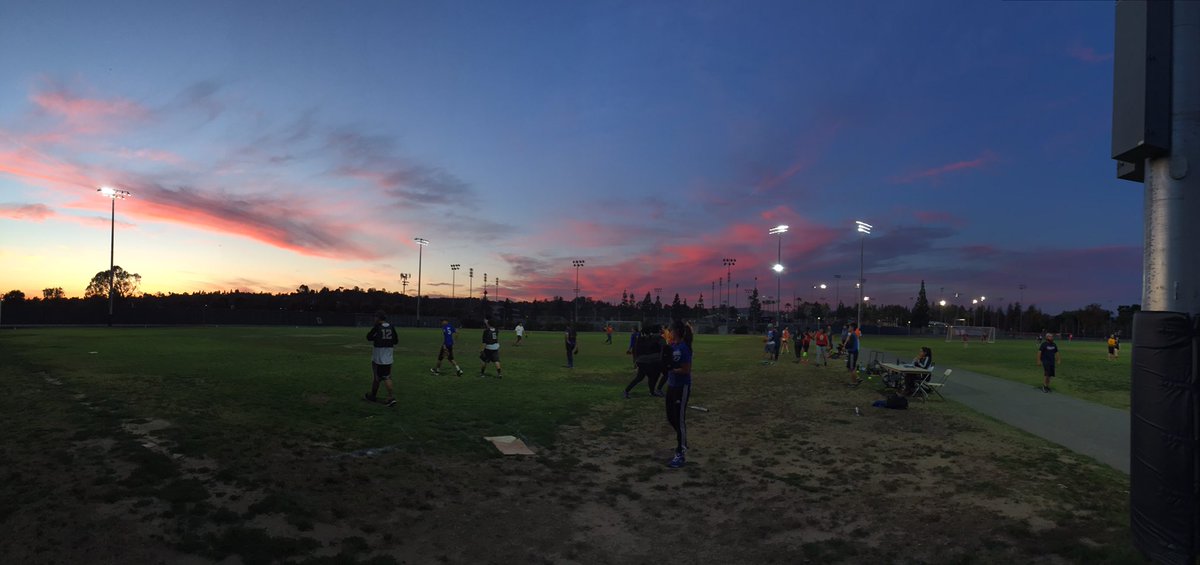 ASICSUF's tweet photo. What a beautiful night for some intramural sports #titanrec https://t.co/yT5tQNxeFO