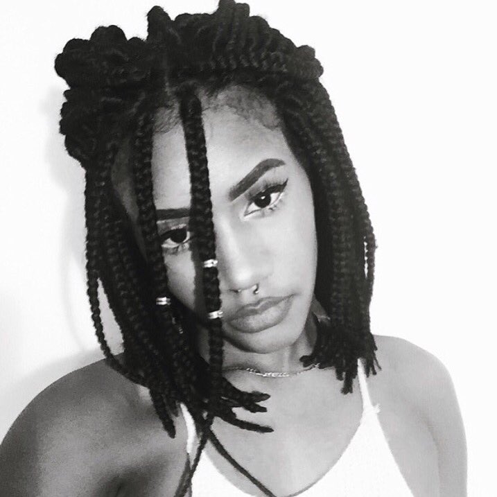 LoveLottabody's tweet photo. It's protective style szn and we were feeling a 90s vibe today w/ these #BraidBob looks. #Braids https://t.co/Mj8864rZC3