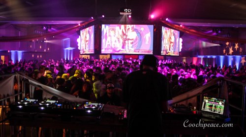 Coochipeace's tweet photo. THE END party✨☺️✨Saturday, Apr 16, 2016.@MatTheAlien #WSSF2016 #wssf #Canada #Whistler https://t.co/rY7LY7jxDt