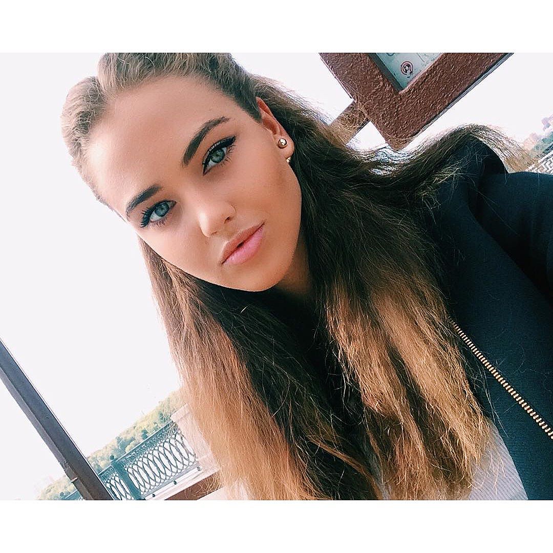 Savannahnaughty's tweet photo. Name:Carrie 
Age:19
Favorite Sexual Position:Rider
Looking For:Sex Relationships
https://t.co/yYdQ52RKem https://t.co/k3ulN1E6ky